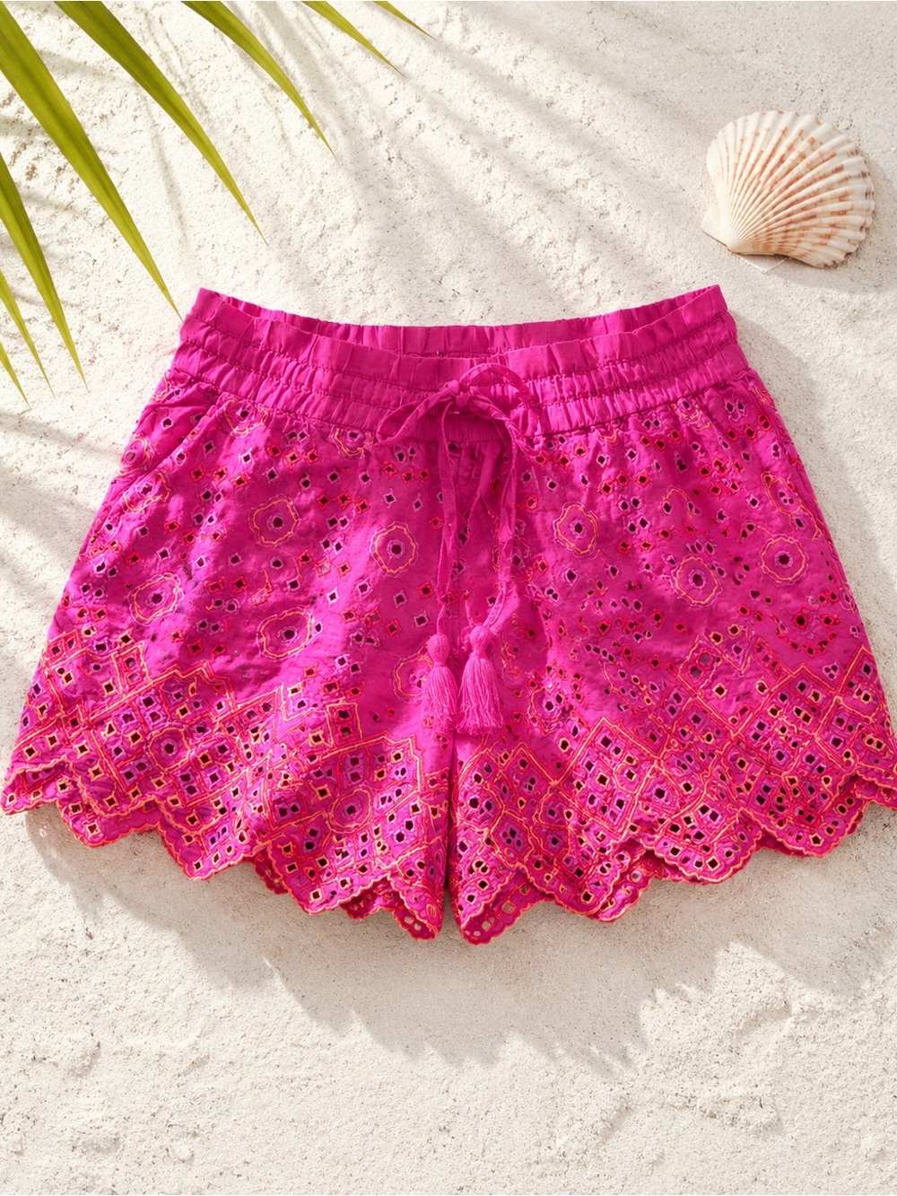 [Vineyard Vines] Hot Pink Eyelet Scallop Hem Shorts